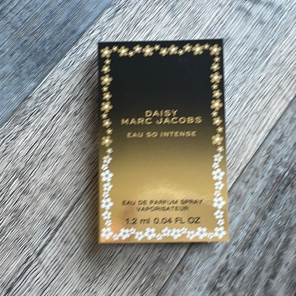 New Marc jacobs daisy intense